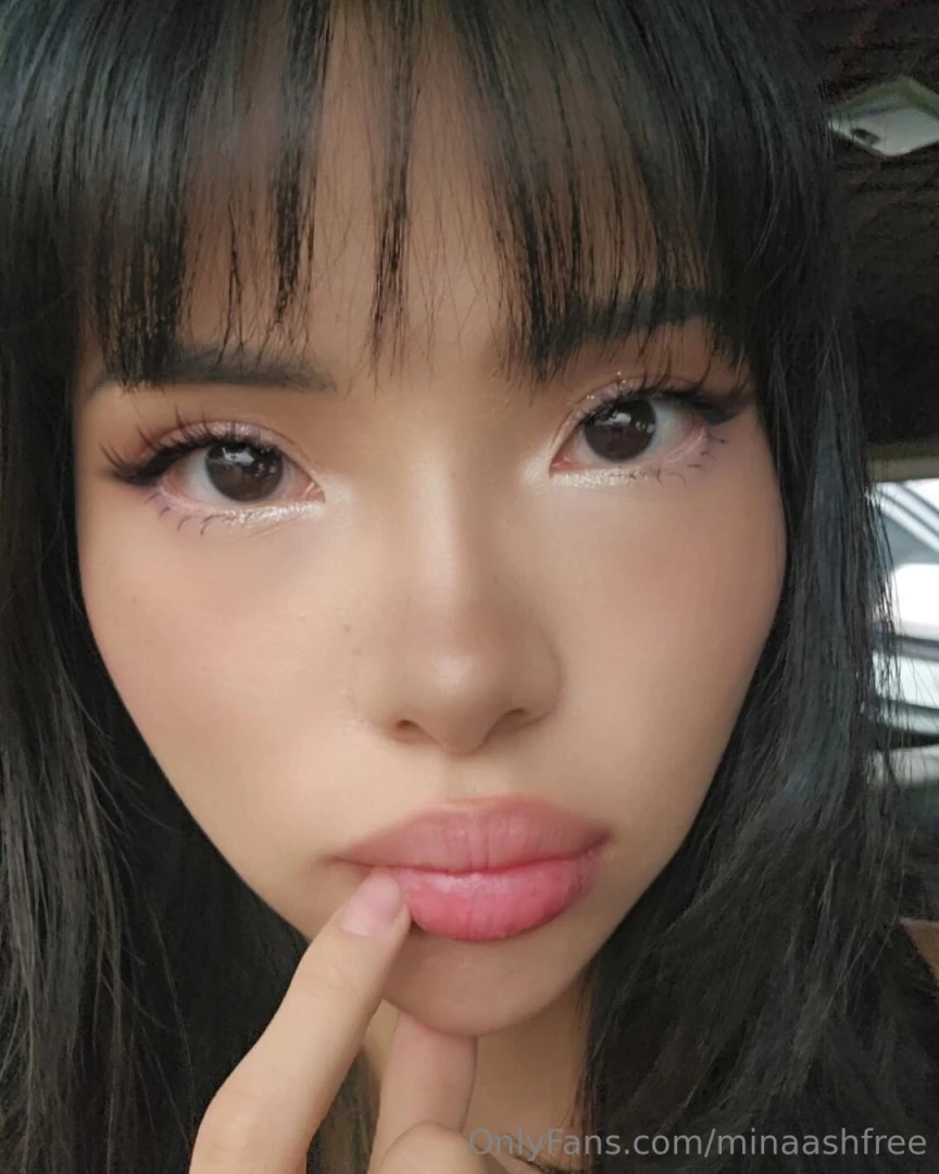 Is my stare making you weak 