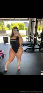 Do you like thick brunettes