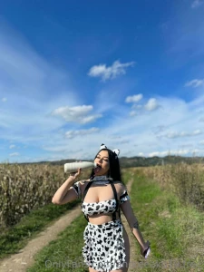 Hai s vezi con inutul de pe pagina vip cu un abonament la 3 andreea part 1