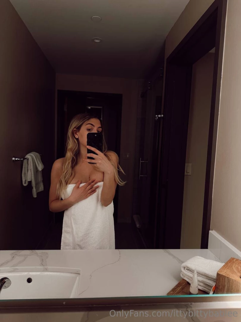 Just showered and am ready for the night wanna come 