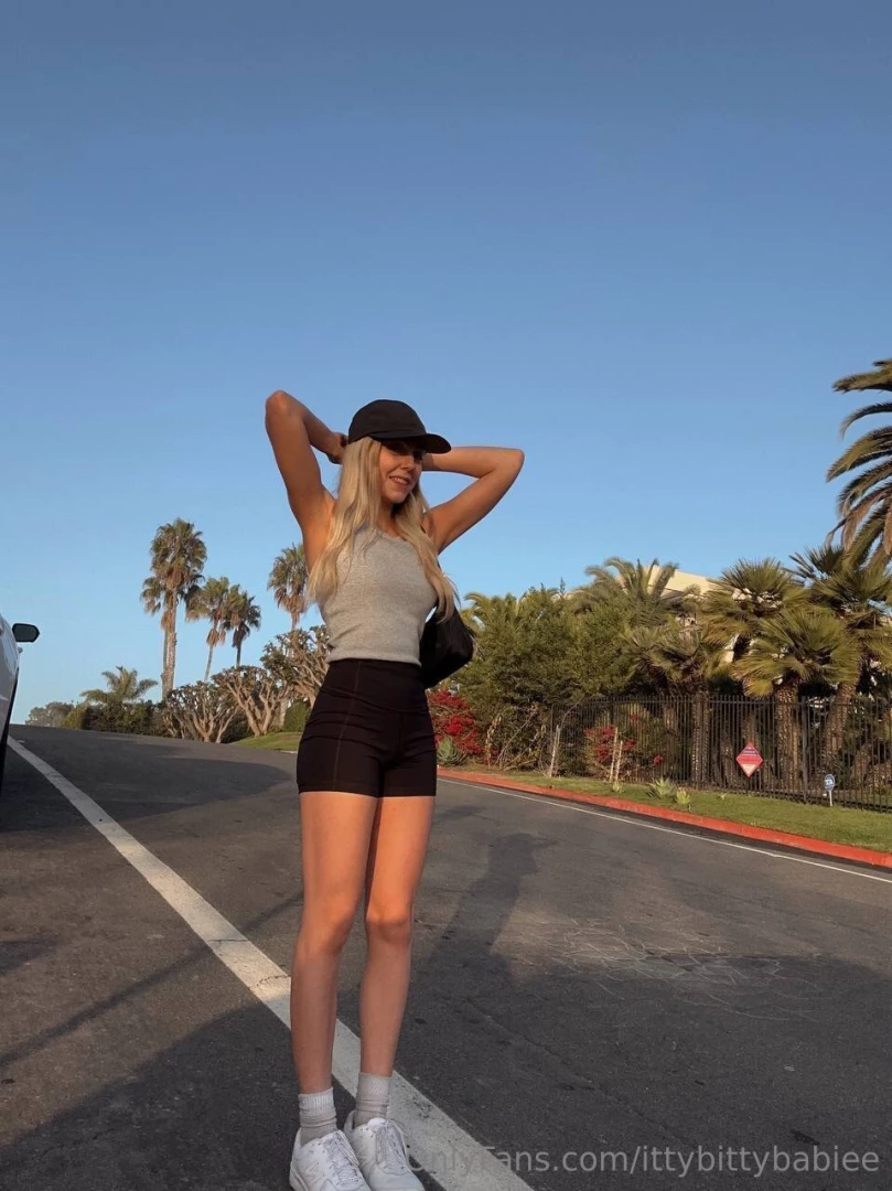 Tell me in 5 emojis how you feel about me 