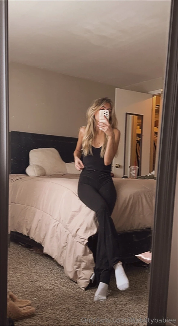 These pants are so comfy and my butt looks cute in them too 