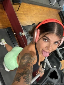 Wanna be my workout buddy we can fuck after we hit the gym