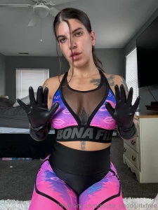 Want these gloves all over your cock