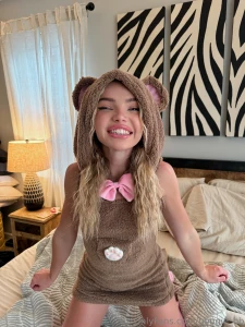 Rawr i m your naughty little pet today are you going to keep me on a