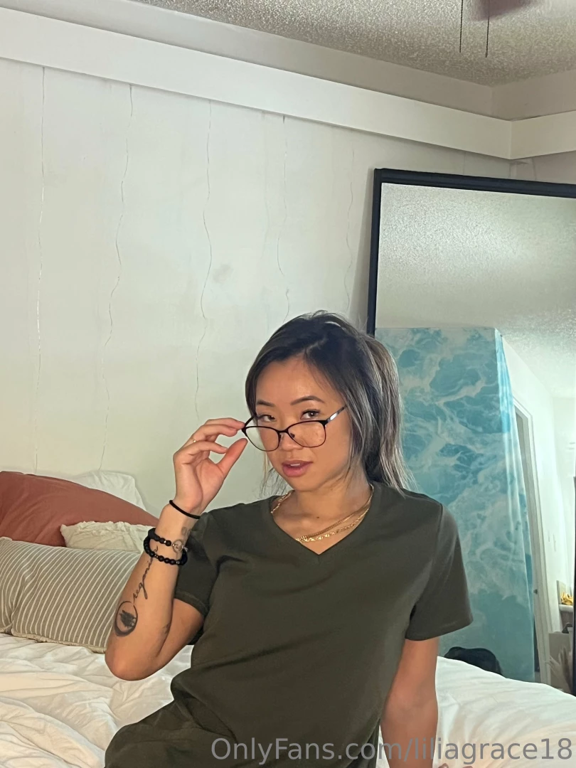 Can t look away i don t blame you 