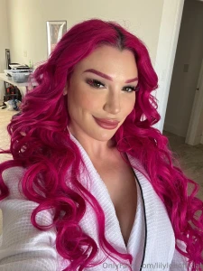 Do you like me with long hair rate this look in the comments