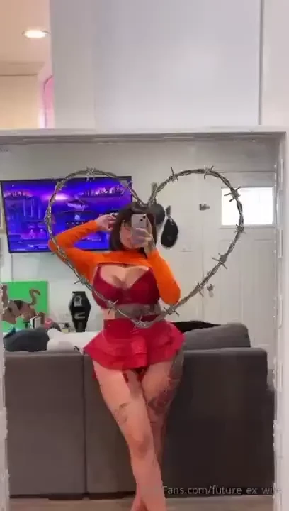 Should i drop this new velma scene for halloween 