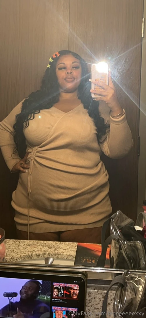 This outfit would look great on your bedroom floor right part 56 