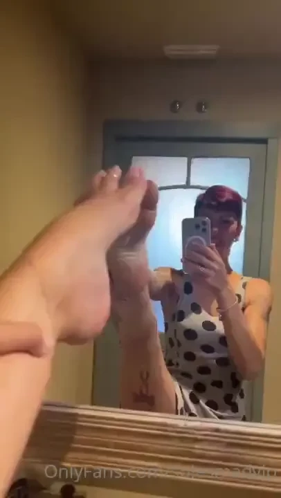 I m crazy this is my selfie style at bathroom do you like it 