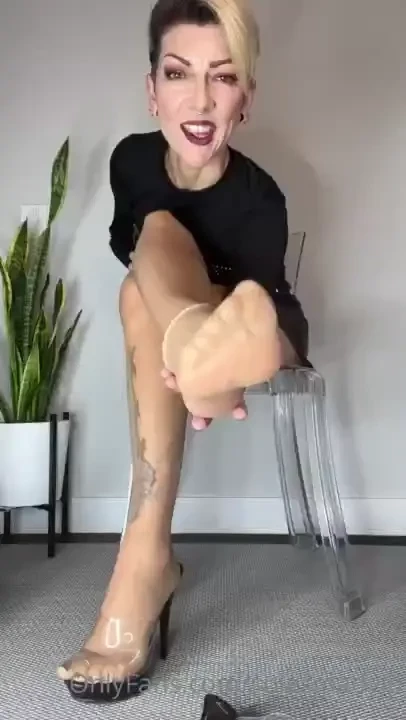 Babe you should check your dm tip me here and i ll send u 