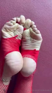 Your face or dick on my soles
