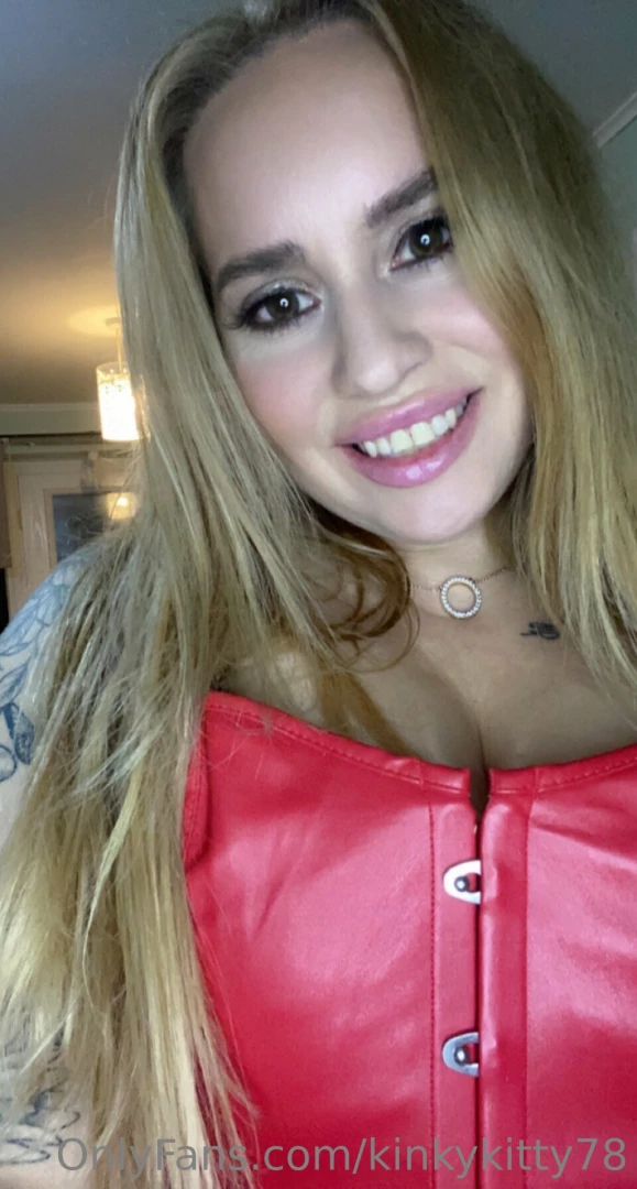 Who s coming to chat 