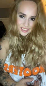 Hi to all my newbies message me i m open to content requests feet pics