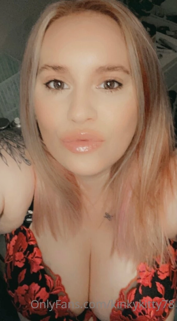 Hey who s coming to chat this evening happy to make private content part 2 