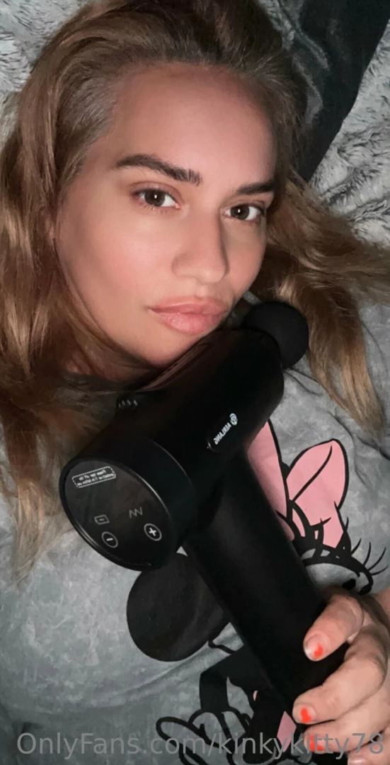 I ve been getting sweaty in the garden really hurt my shoulder so 