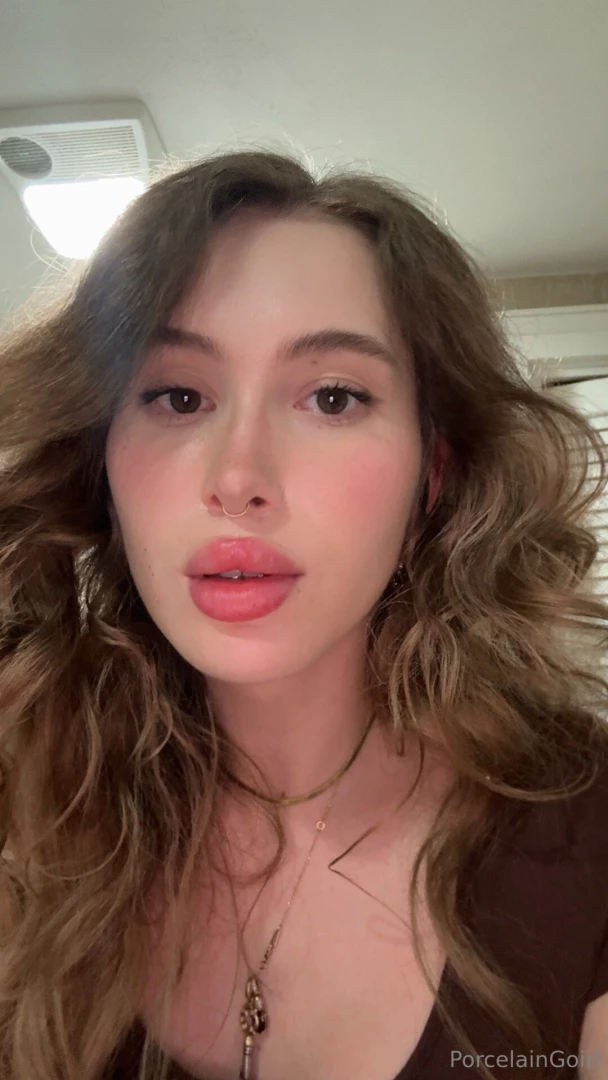 Checking messages if someone sent me dick pics hmm 