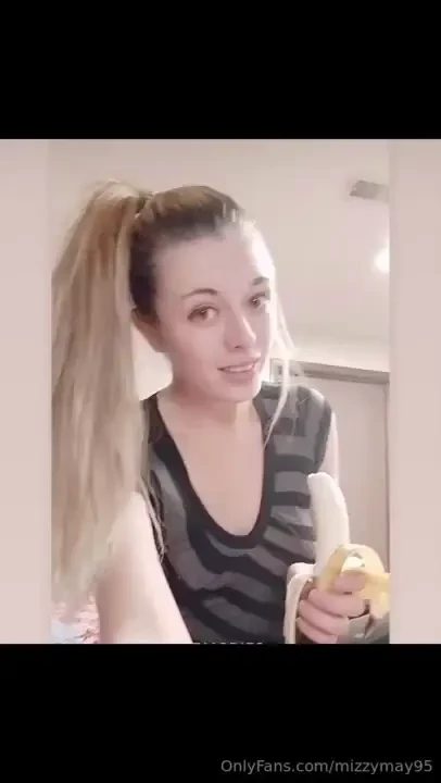 Want to see me fuck me self tip me 20 and il make you a custom video 