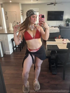 Hi babes purchase my one year subscription and get 5 free videos a