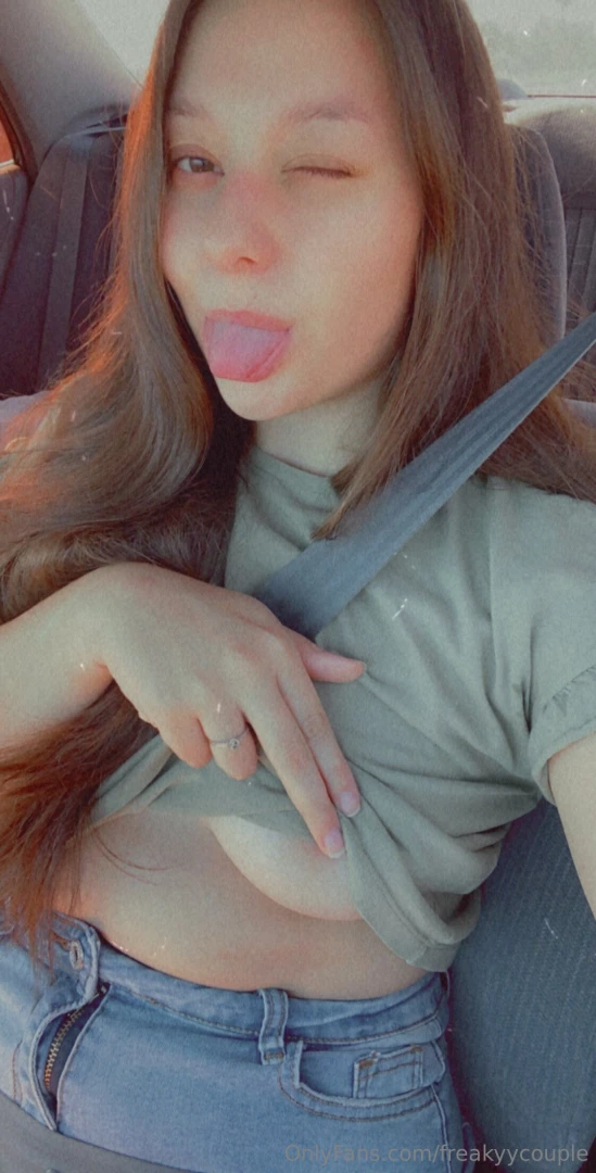 Hey y all i have a throne website if you ever feel like sending me a 