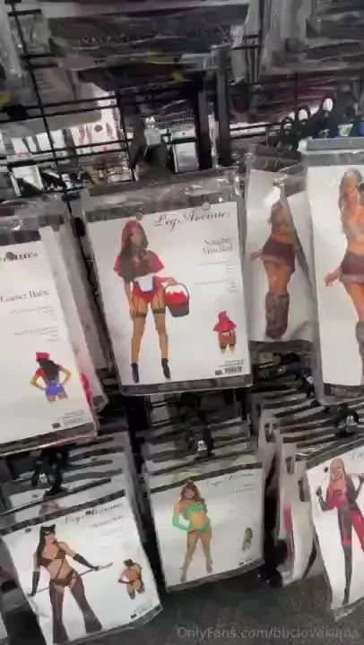 Any suggestions for costumes for me tell me what you d like to see me 