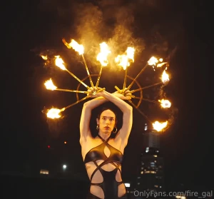 I ve never been good at living in the middle i need either fire or ice