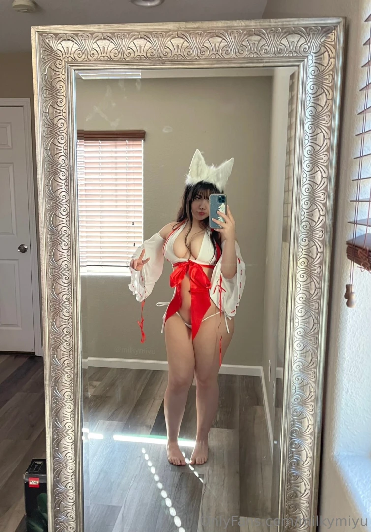 Just trying to make your day better with my cosplay part 1 