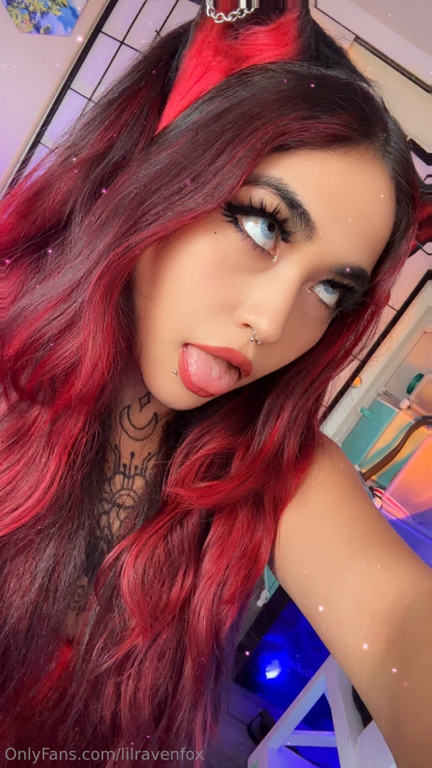 Oh hey we re live onlyfans com lilravenfox live 