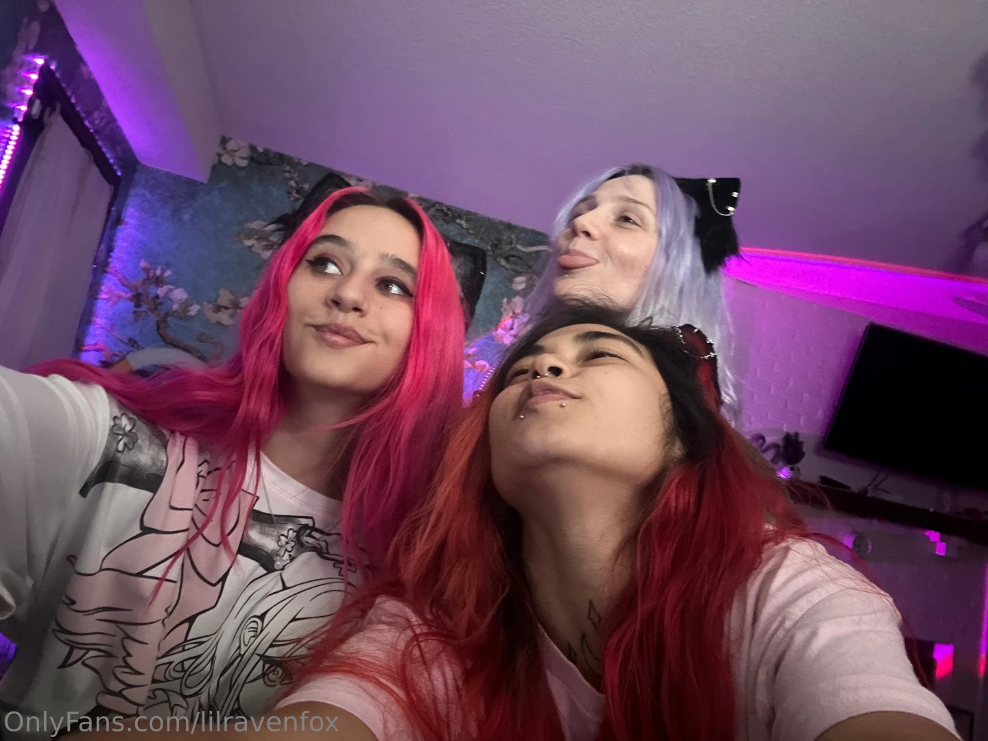 Surround urself with positivityyyy and luuuuv 