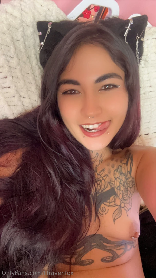 Sillyyyy lil cummy fox 