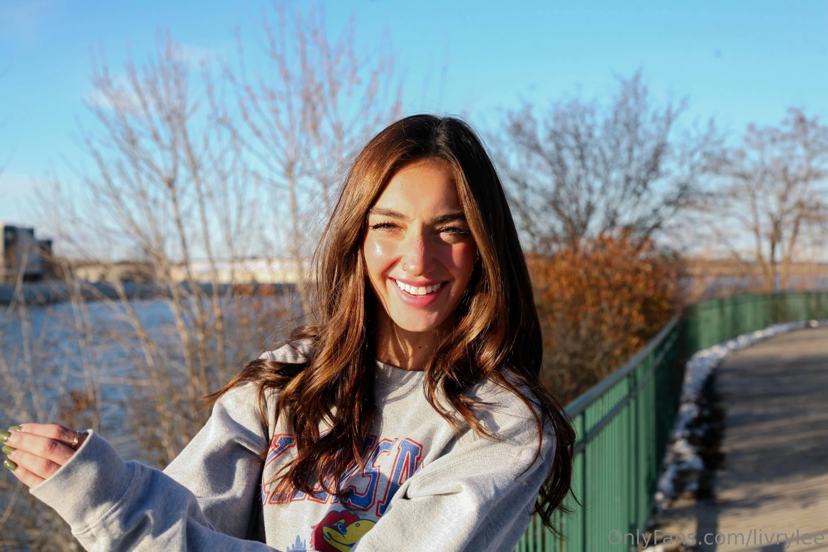 Double-tap if this smile made you blush 