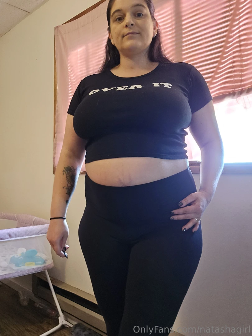 I m thick and ready to start getting sweaty workout wanna watch 