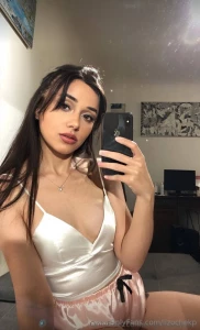 This babe angellbabyy21 with big tasty ass really needs some naughty part 1