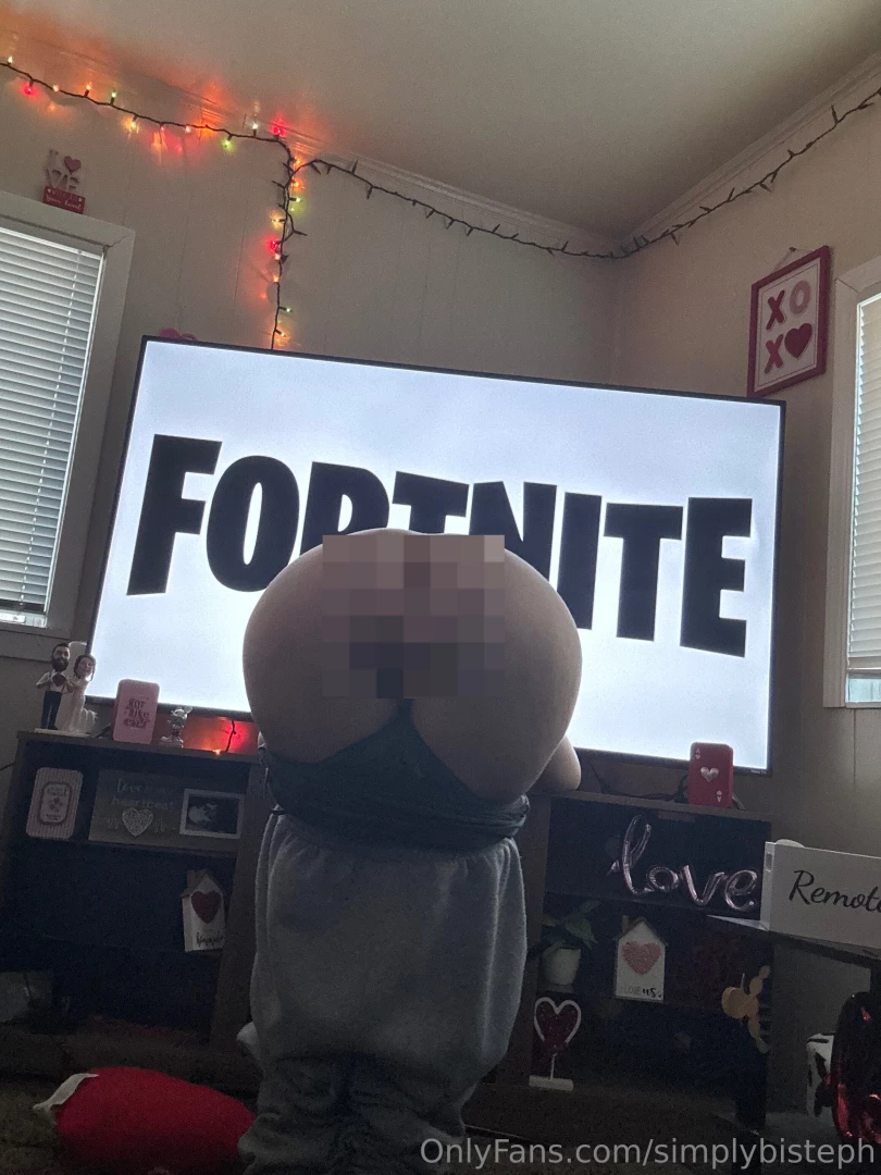 75 likes and ill unblur this pic 