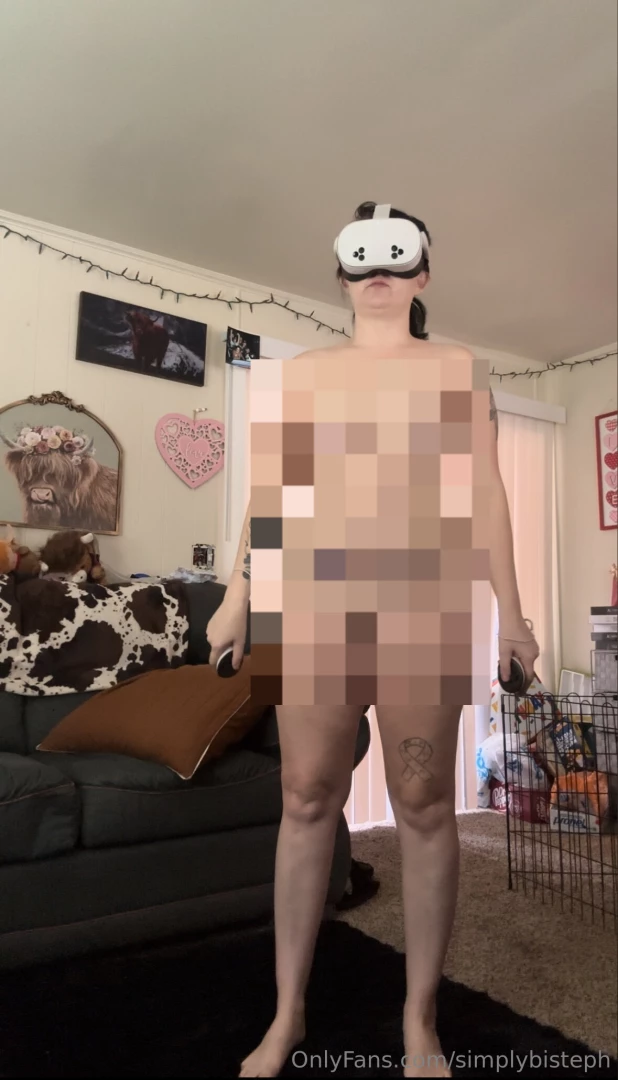 50 likes and ill unblur the top of this pic 100 likes and ill unblur 