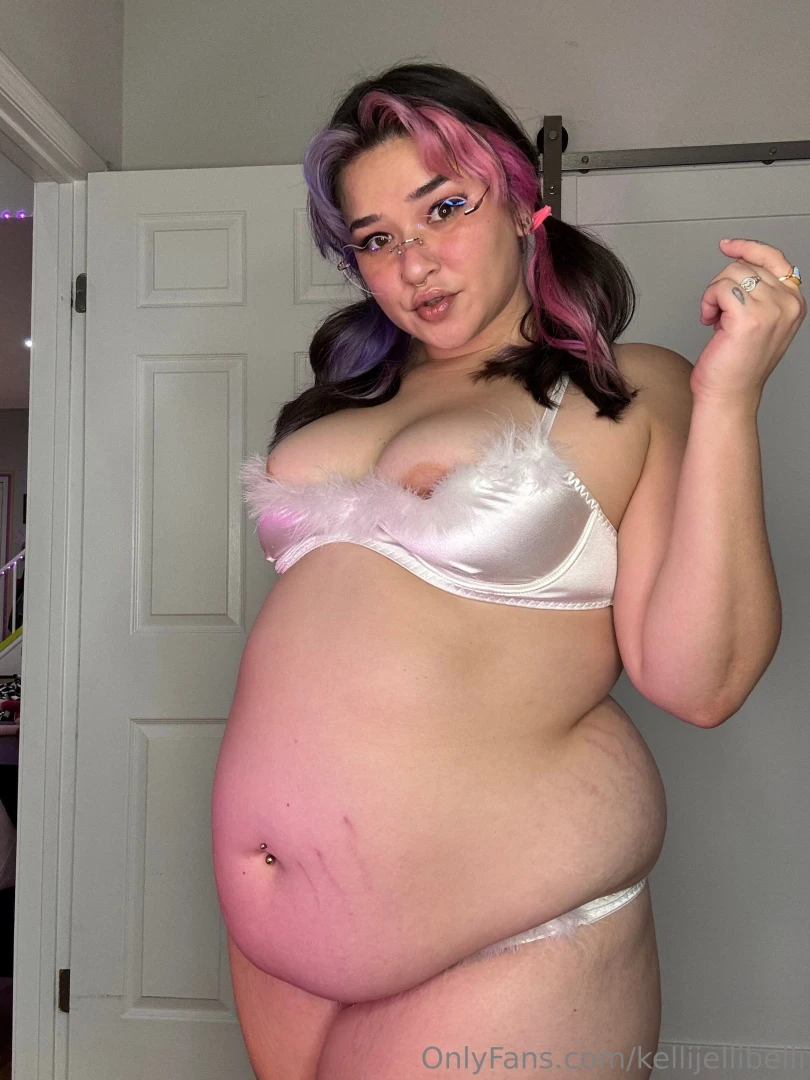 You guys my boobs have grown way more than i realized they barely fit 