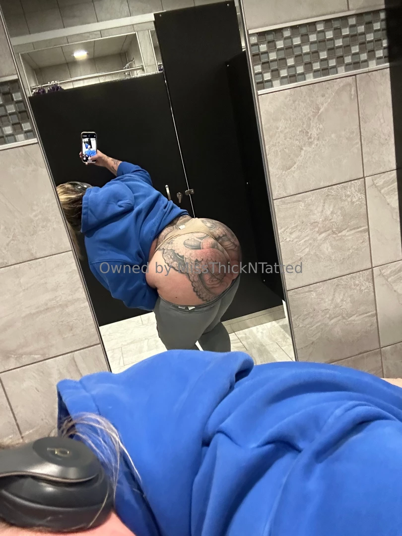 Work me out late night dm me and let play 