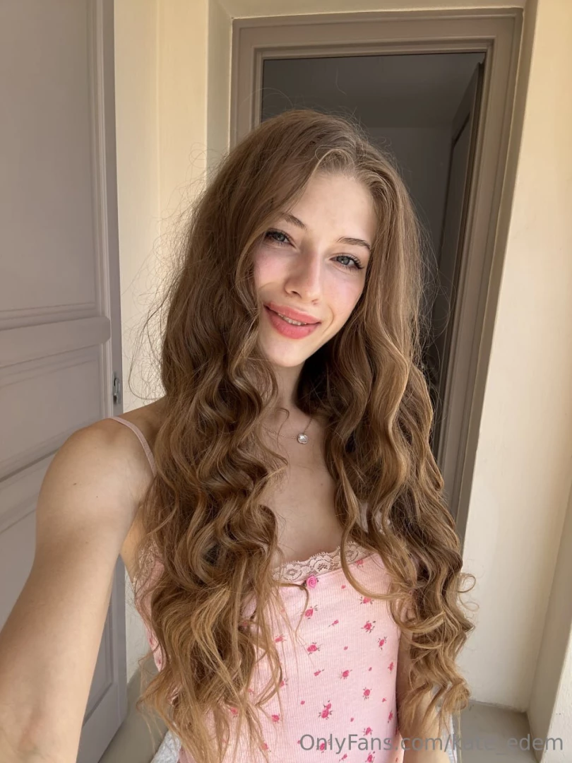 Do you like em when they are curly or you like them straight 