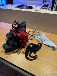 Wanna peek behind the curtain not just into my content but into the