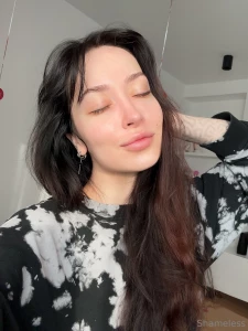 Sometimes it s just me no makeup messy hair oversized tee and still i