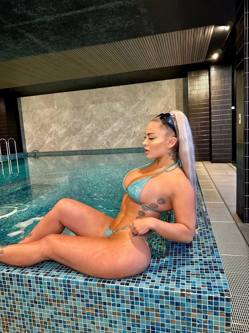 Join me let s get extra wet 