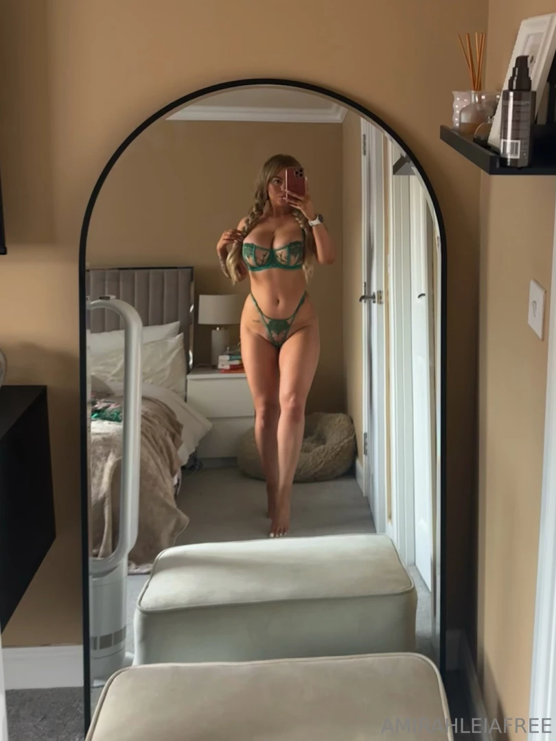 See this photo but full nude - gt amirahleiauk nbsp 
