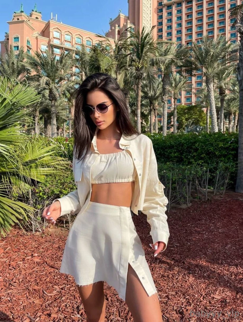 What do you think about my outfit rate my dress from 1 to 100 dollars 