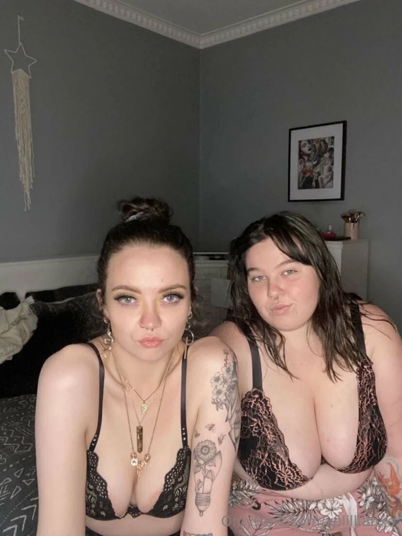 Unlock to see the uncencored pics with bigtittyangelxx from when we 