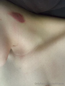 I love getting hickies they make me so wet
