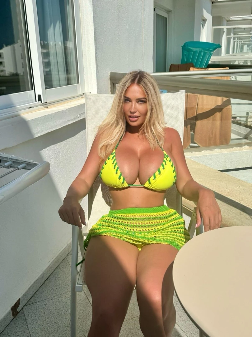 Hows your thursday baby 