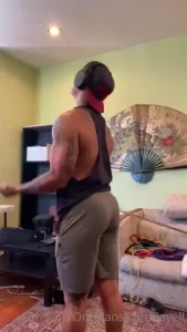 Back and bicep days my sexy people part 4