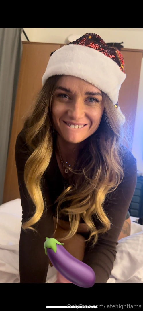 My gift to you came home from brunch sucking cock in my sexy santa hat 