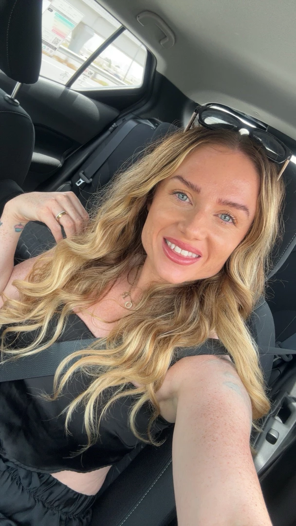 Only two things make me smile this hard- one is shopping can you guess 