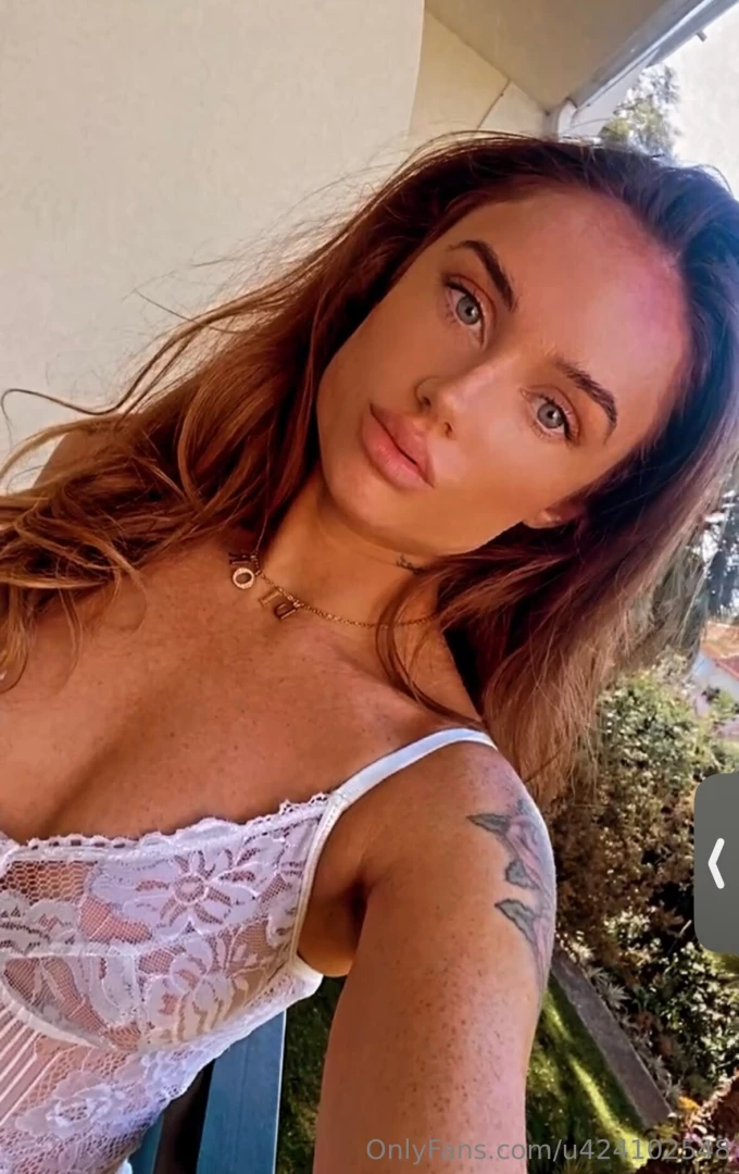 White lace and summer days perfect match 